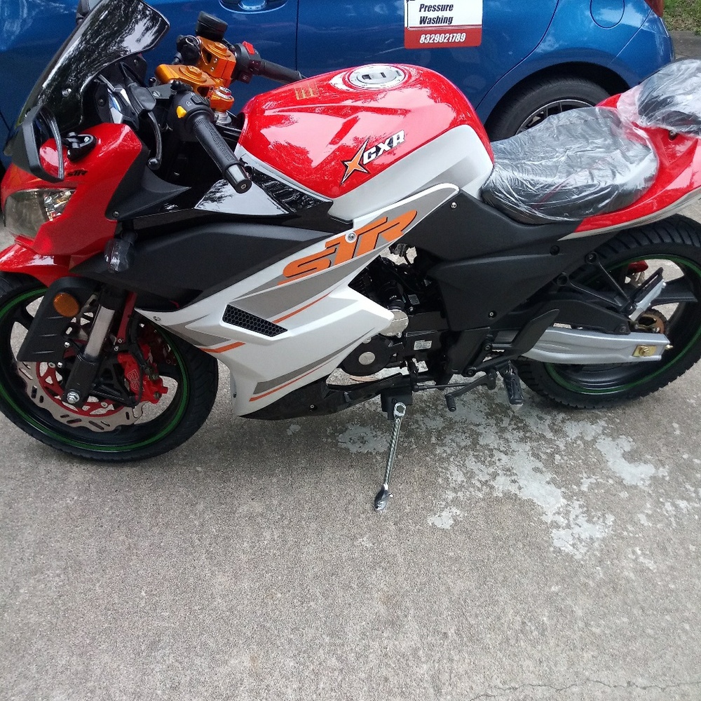 Motorcycle - Picture 2 of 8
